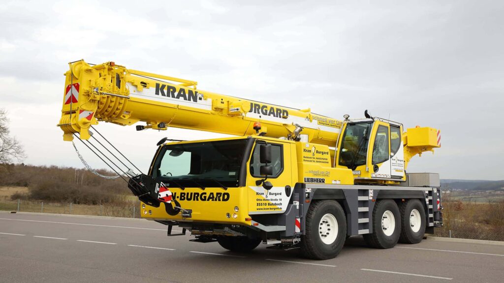 Liebherr LTM 1050-3.1 beim Hebeeinsatz