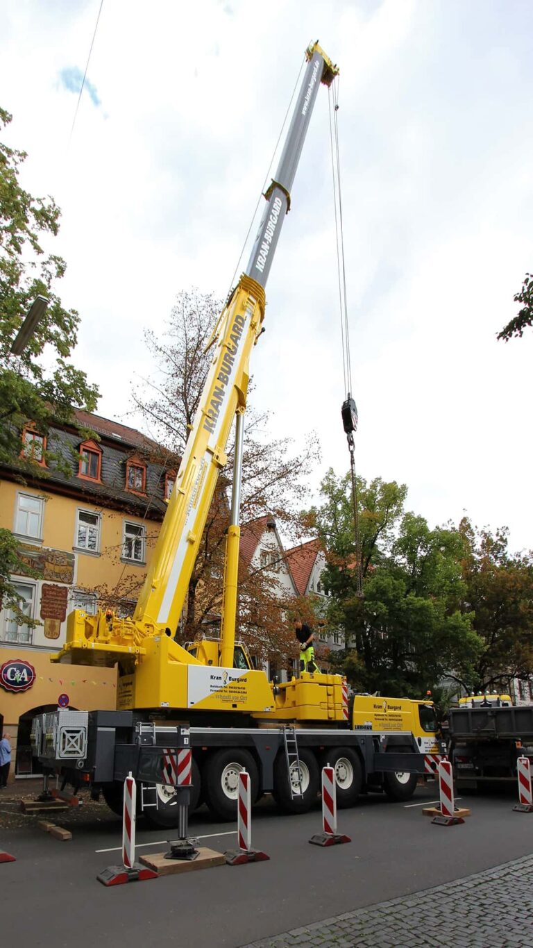 Strassensperrung Friedberg Kran Burgard 2020 052